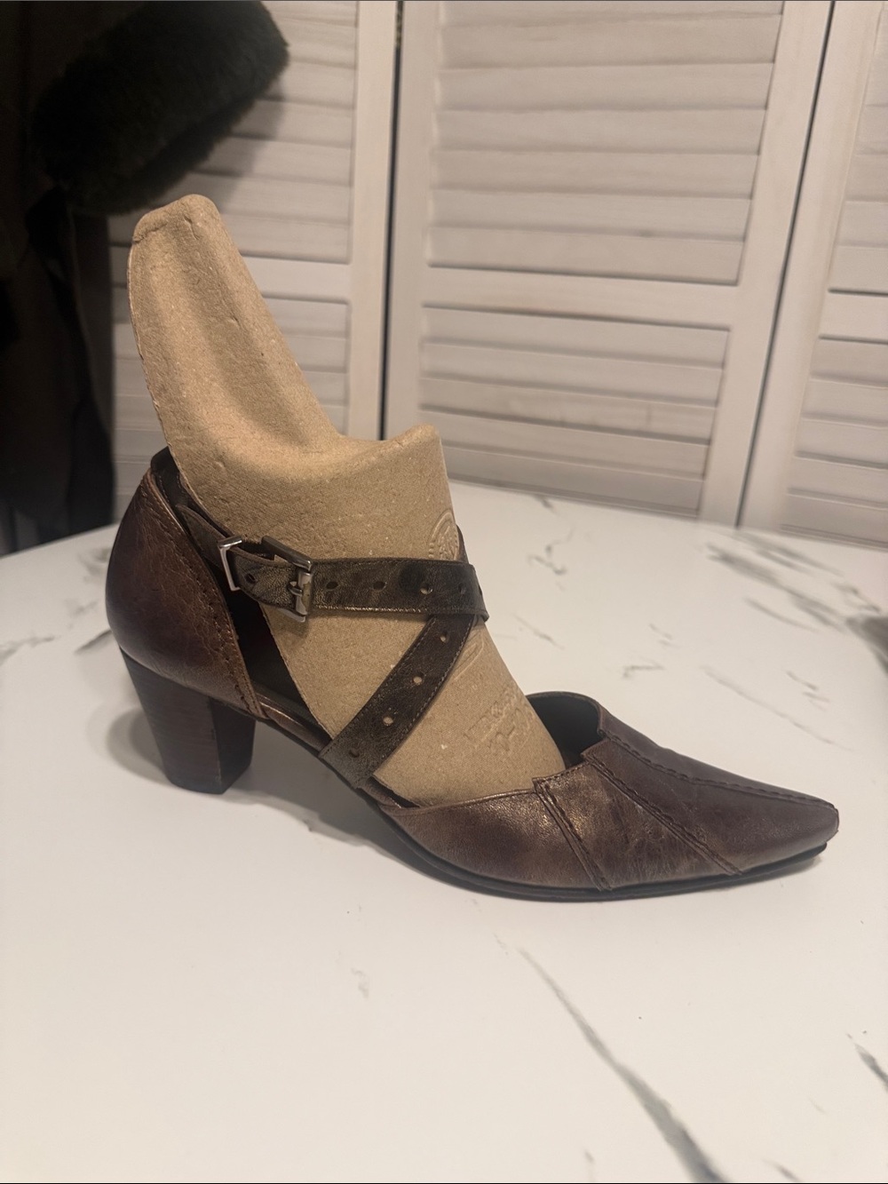 Fidji Dark Brown Shimmer Pointed Toe Leather Ankle-Strap Heels.  EU39-1/2 US 10